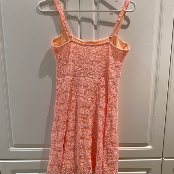 Garage Lace Dress - Picture 2 of 2